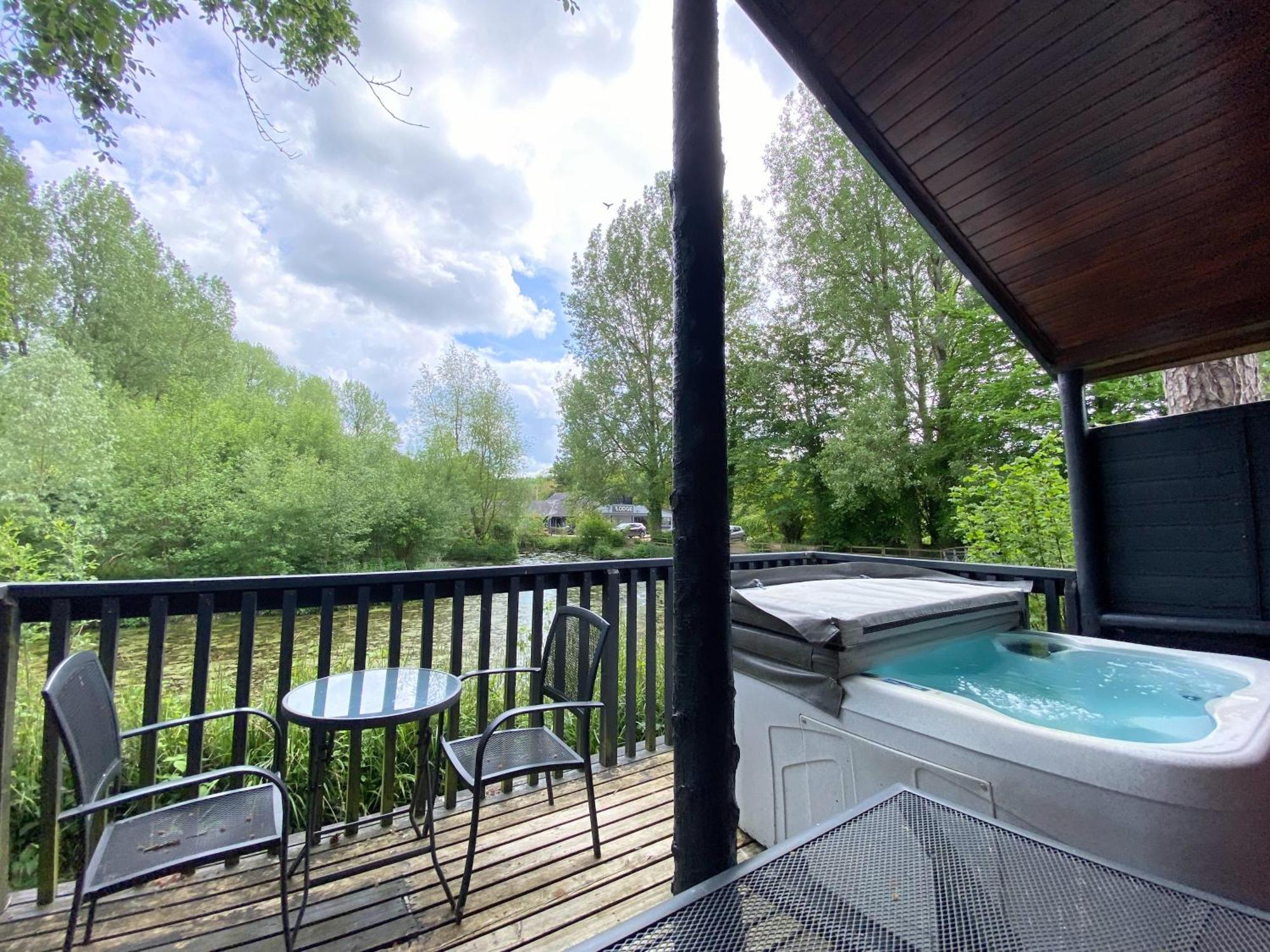 Villa Otter 4 Hot Tub - Huntersmoon-Warminster-Bath-Salisbury Esterno foto