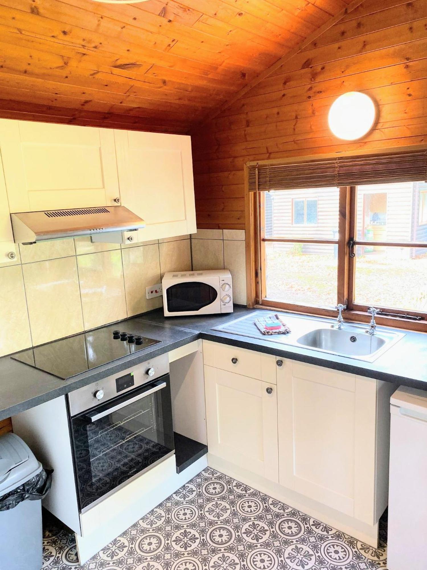 Villa Otter 4 Hot Tub - Huntersmoon-Warminster-Bath-Salisbury Esterno foto