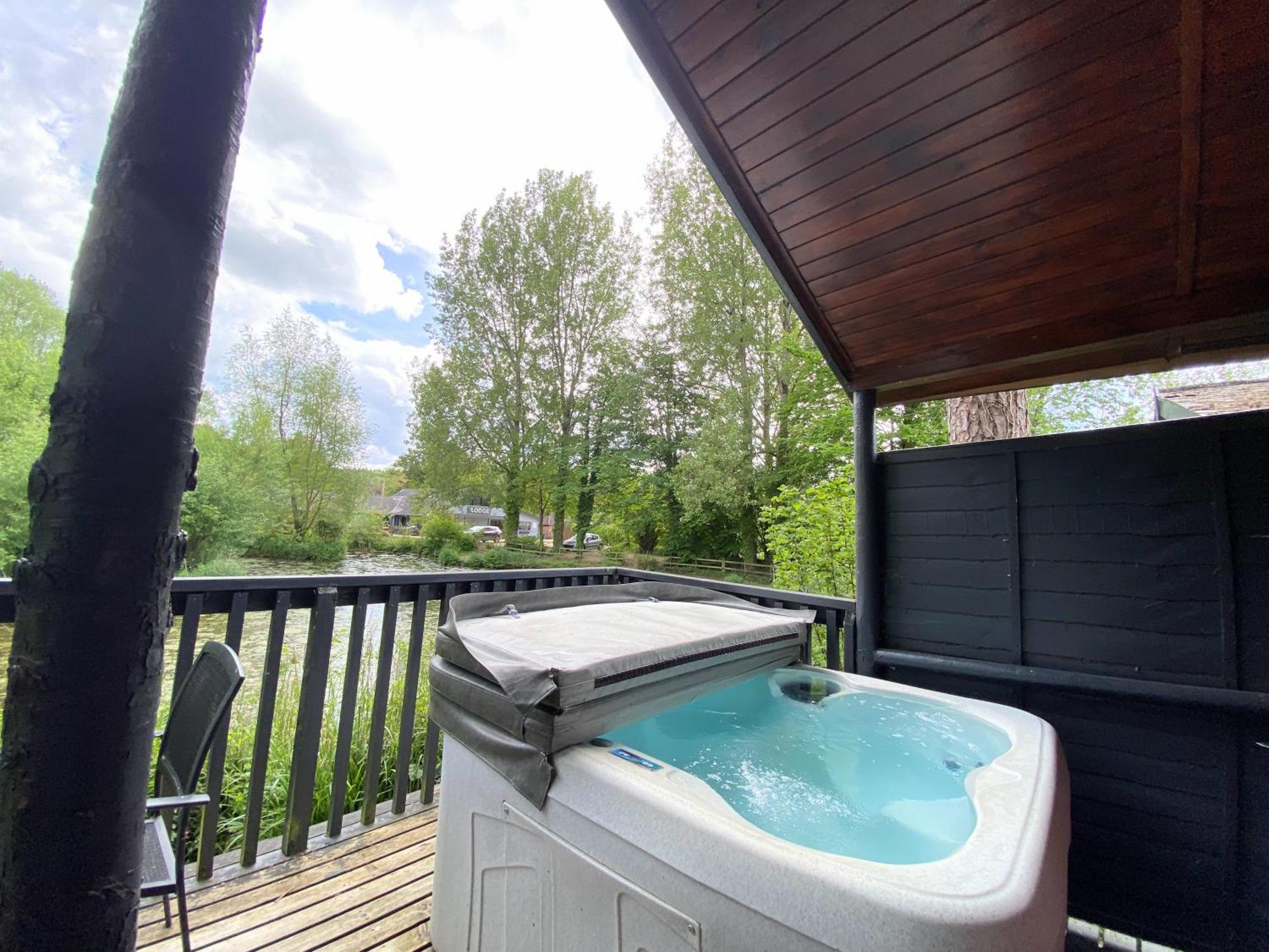 Villa Otter 4 Hot Tub - Huntersmoon-Warminster-Bath-Salisbury Esterno foto